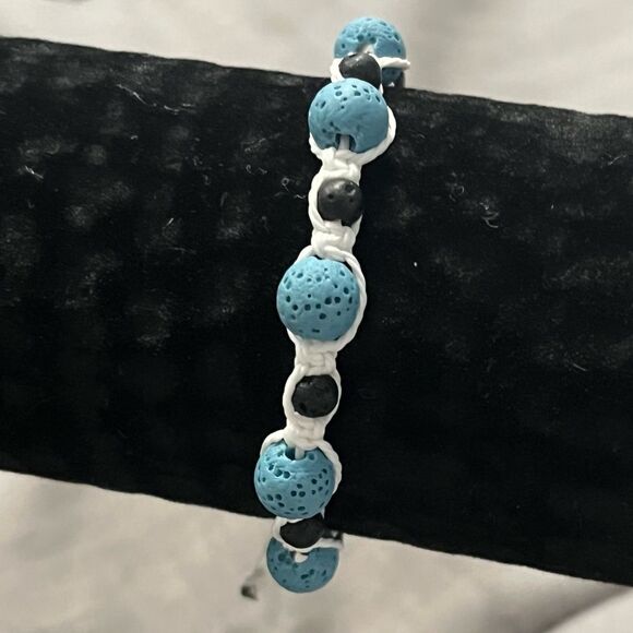 NEW Blue & Black Beaded Macrame Handmade Adjustable Beaded Bracelet - Picture 2 of 6